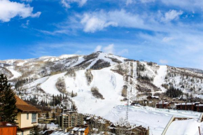 Cozy Ski & Flannel Lodge